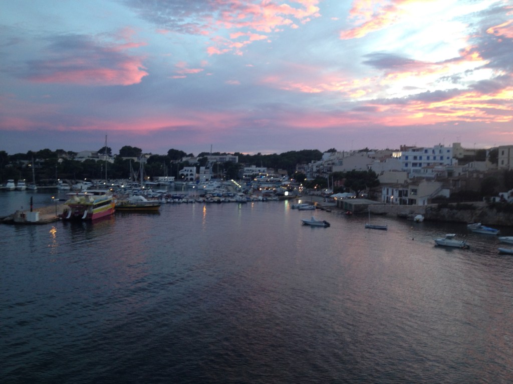 Sonnenuntergang über dem Hafen von Porto Pedro