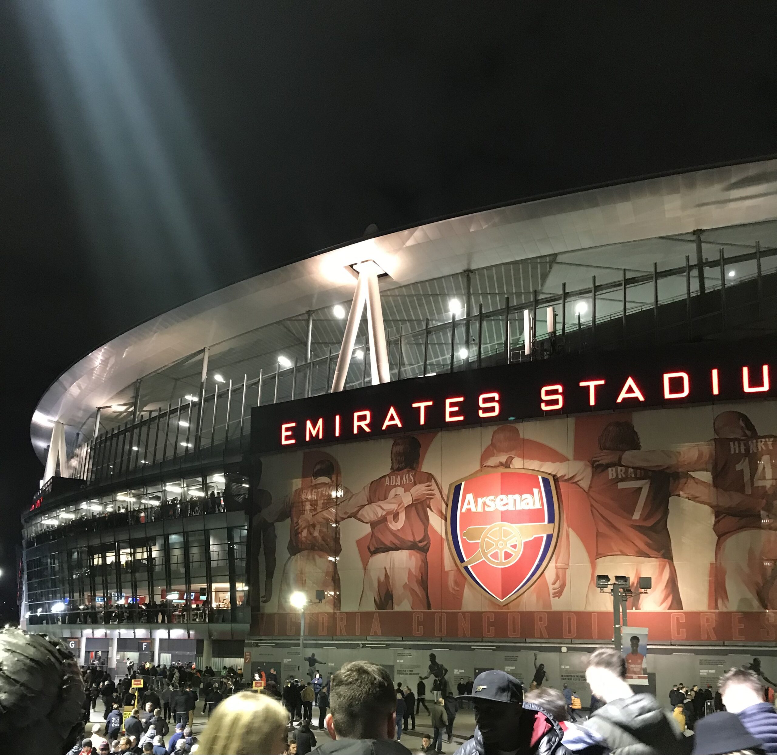 Blick auf das Emirates Stadium von außen