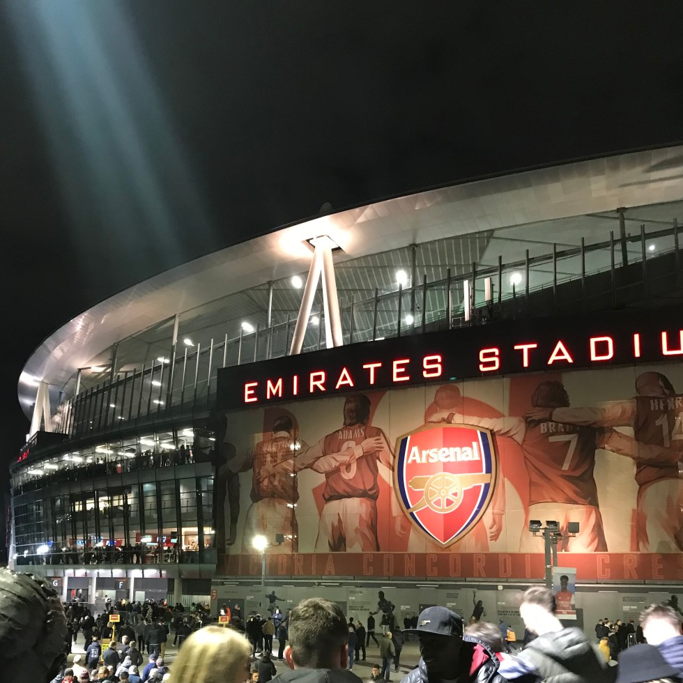 Blick auf das Emirates Stadium von außen