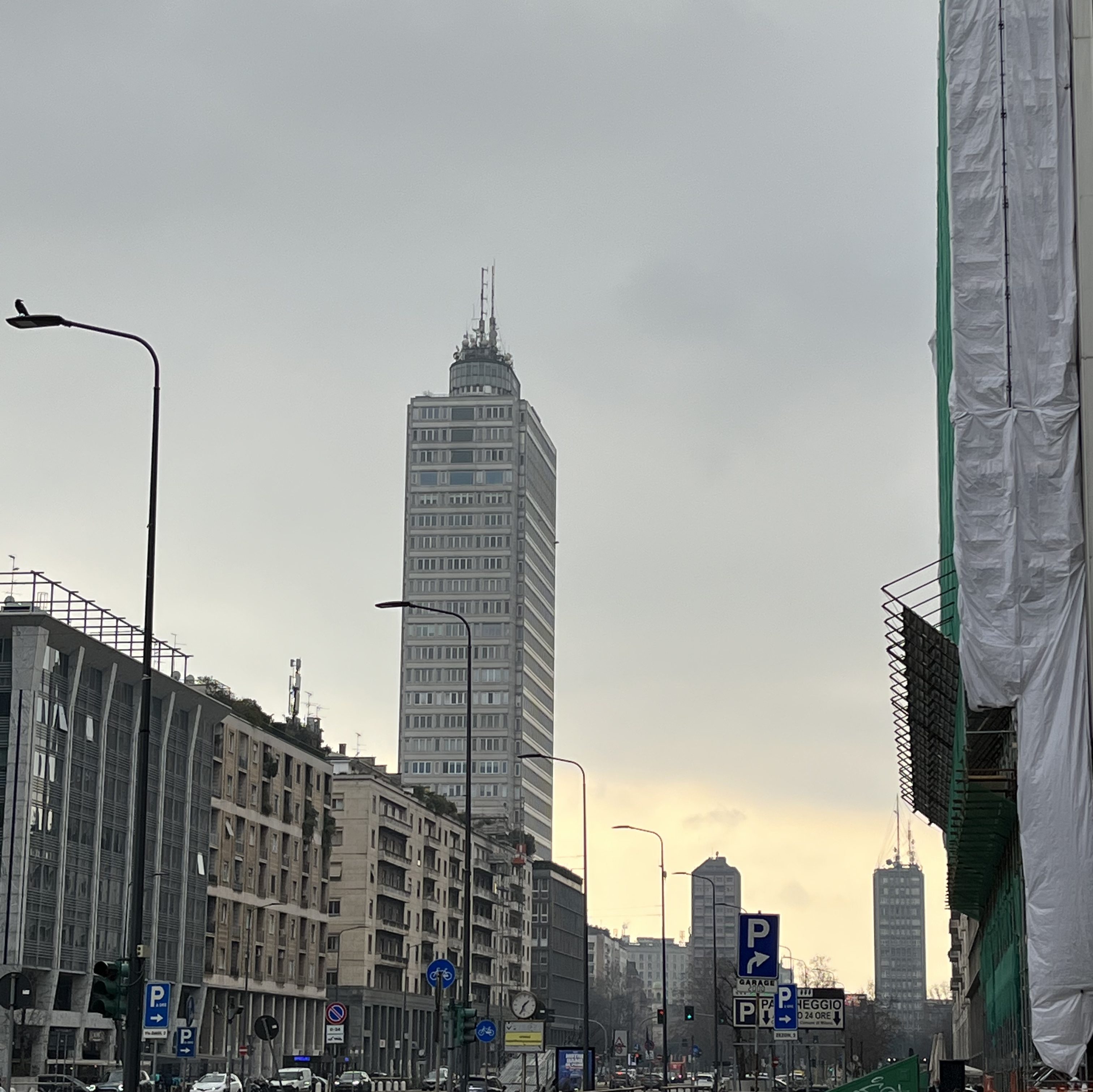 Foto der Hochhäuser in Mailand zwischen Milano Centrale und Dom