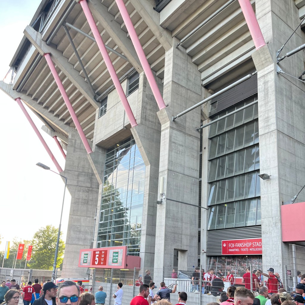 Außenfassade vom Fritz-Walter-Stadion, Kaiserslautern