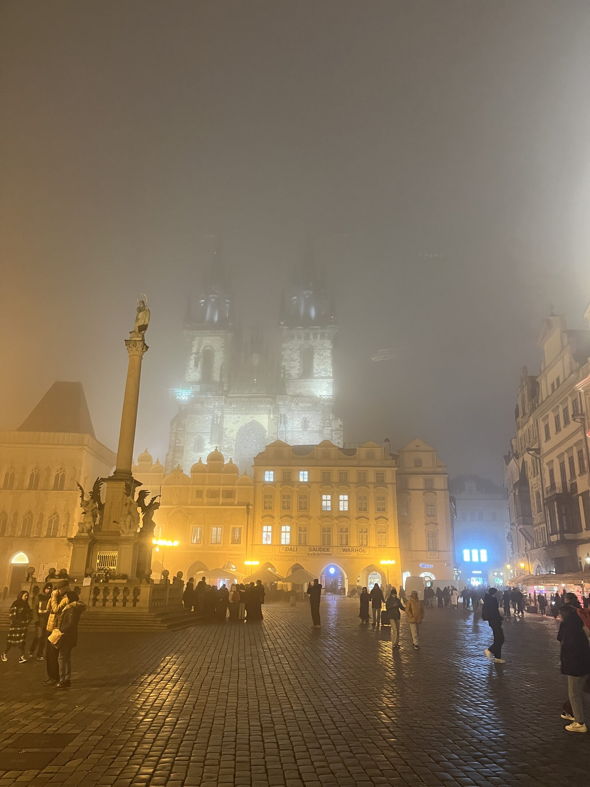 Prag bei Nebel