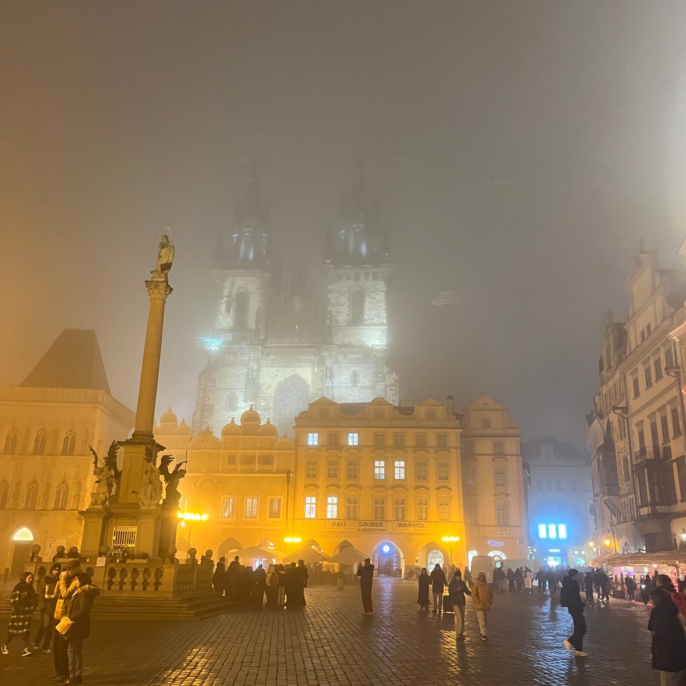 Prag bei Nebel